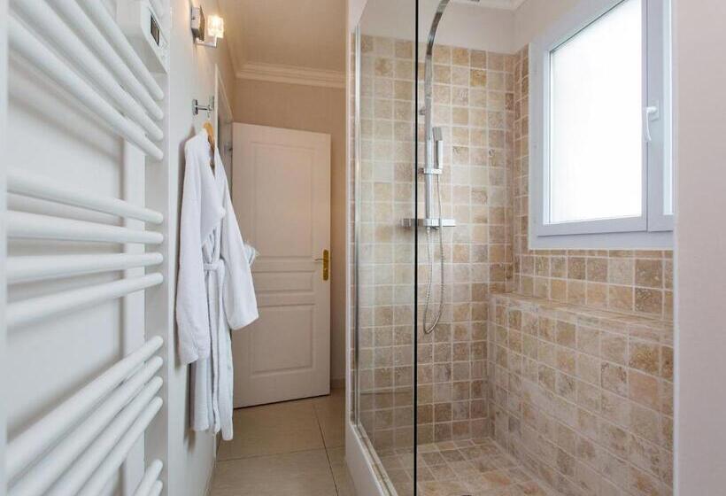 غرفة قياسية مطلّة علي البحر, Les Chambres D Hôtes De Mougins