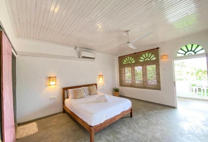 اتاق لوکس با تخت بزرگ, Sky Breeze
