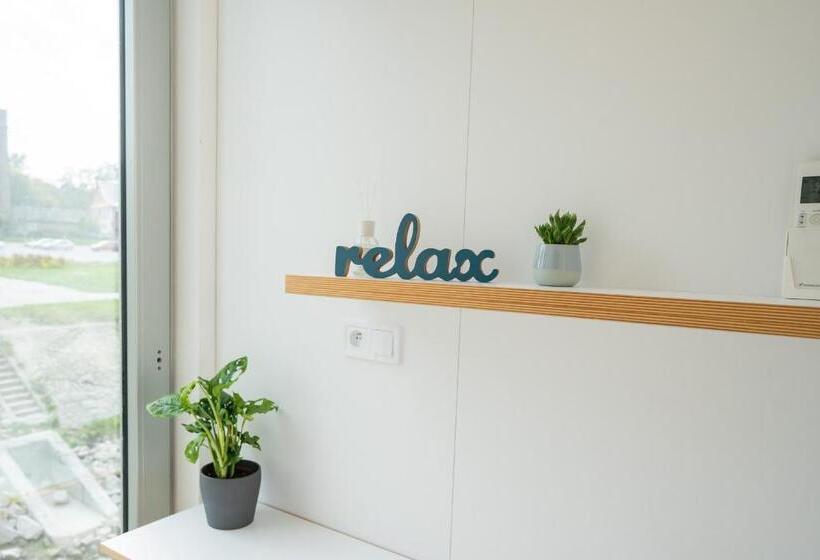 اتاق استاندارد, Sundeck Botel   Party Boat