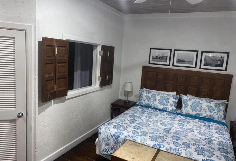 スイート, A Stone's Throw Away