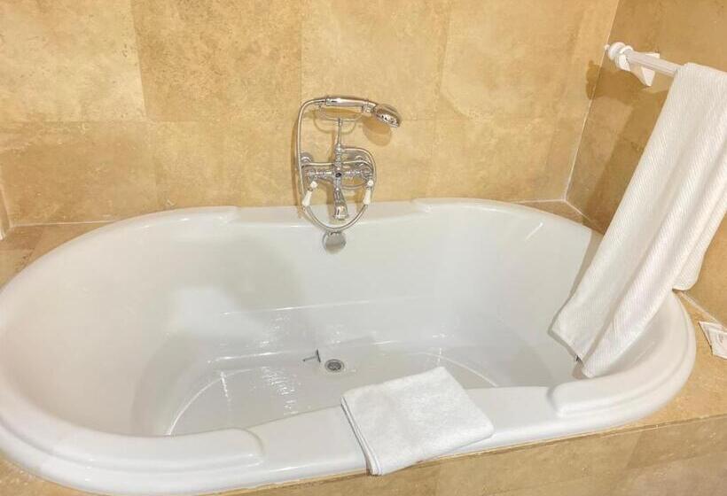 スイート, A Stone's Throw Away