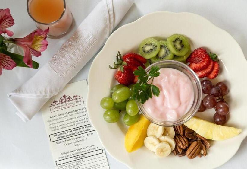 غرفة قياسية مزوَّدة بجاكوزي, Bayfront Marin House