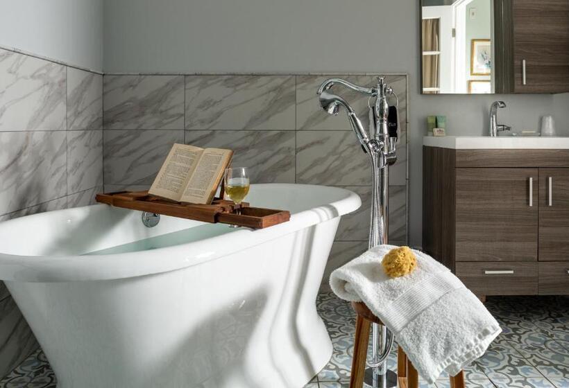 كابينة, Bayfront Marin House