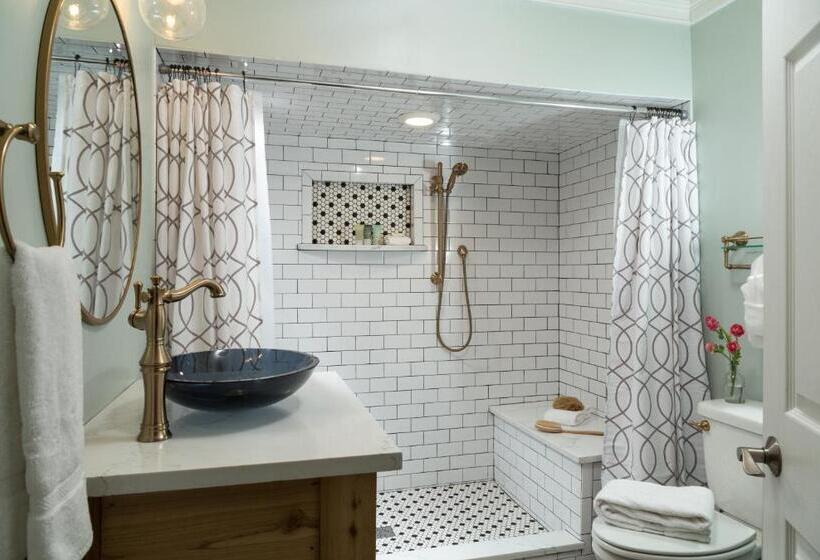 غرفة قياسية سرير كينج, Bayfront Marin House