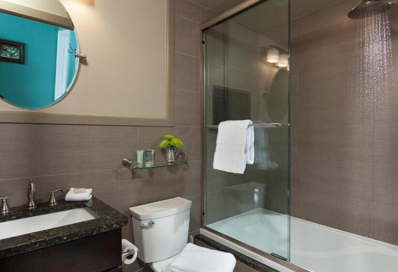 جناح عائلي, Bayfront Marin House