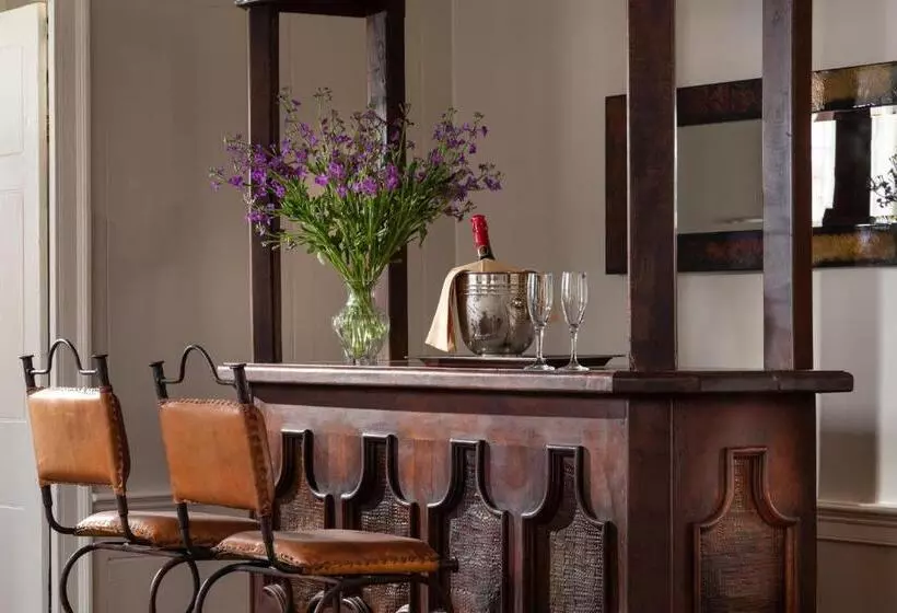 オーシャンビューデラックススイート, Bayfront Marin House