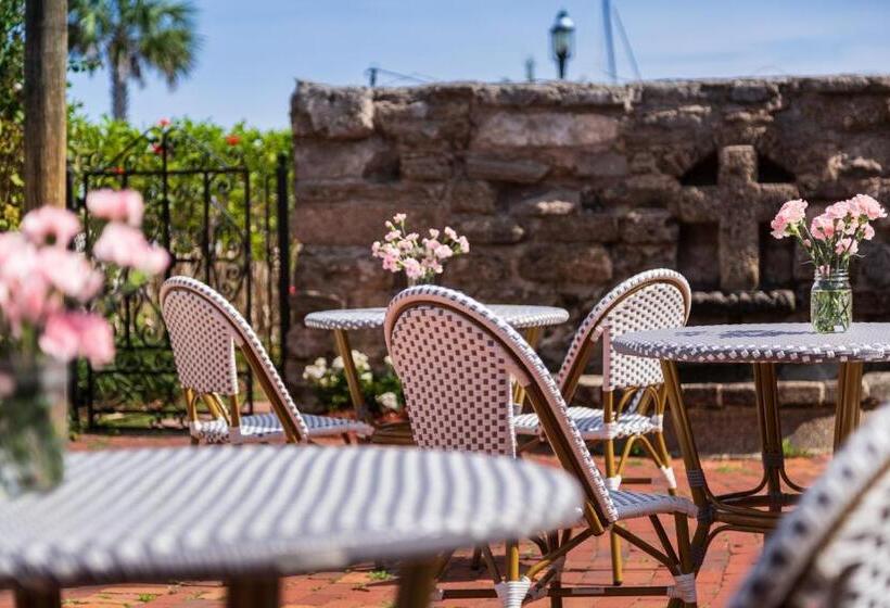 جناح ديلوكس, Bayfront Marin House