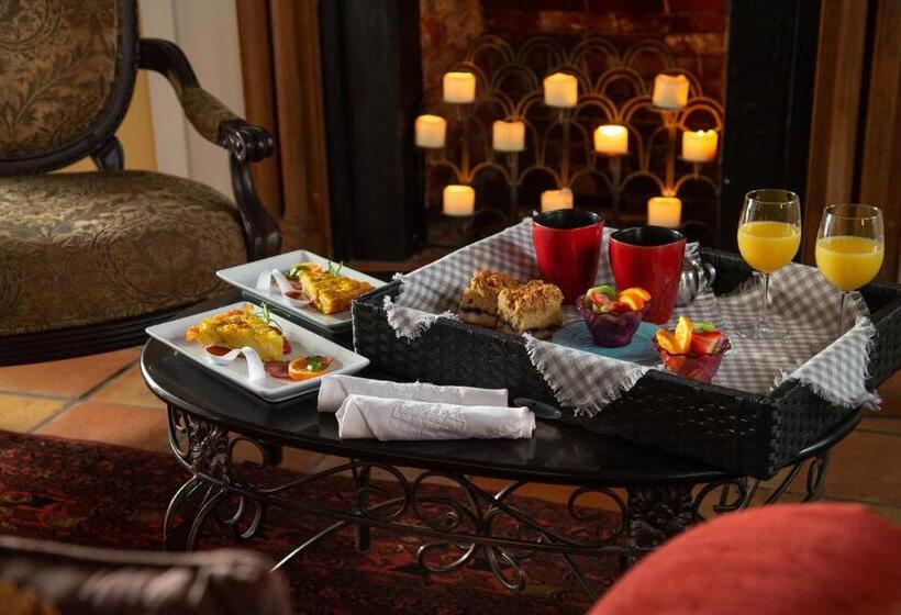 جناح ديلوكس, Bayfront Marin House