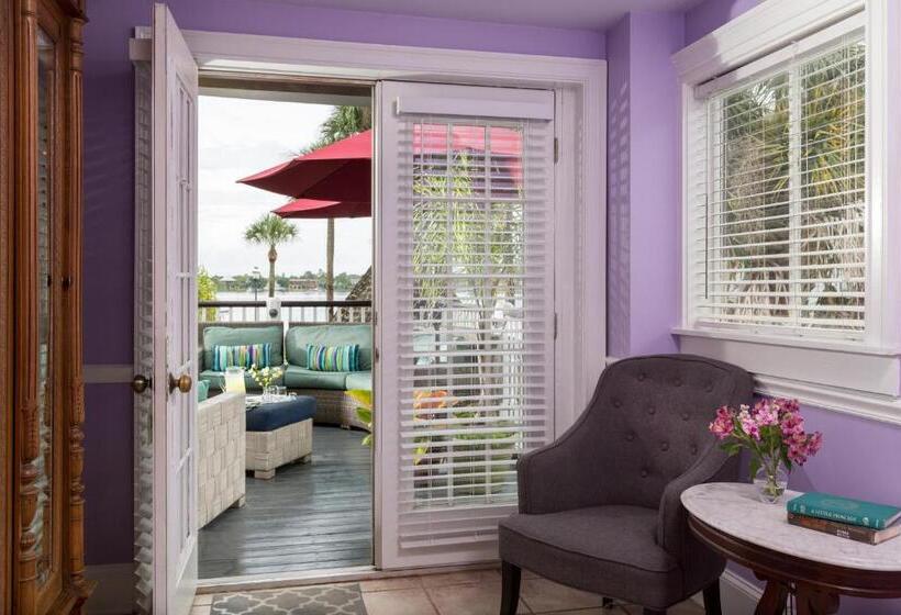 디럭스 스위트 킹 침대, Bayfront Marin House
