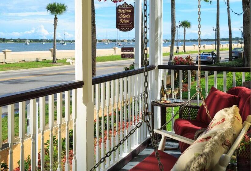 جناح ديلوكس, Bayfront Marin House