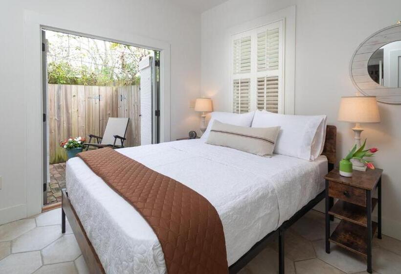 كابينة, Bayfront Marin House