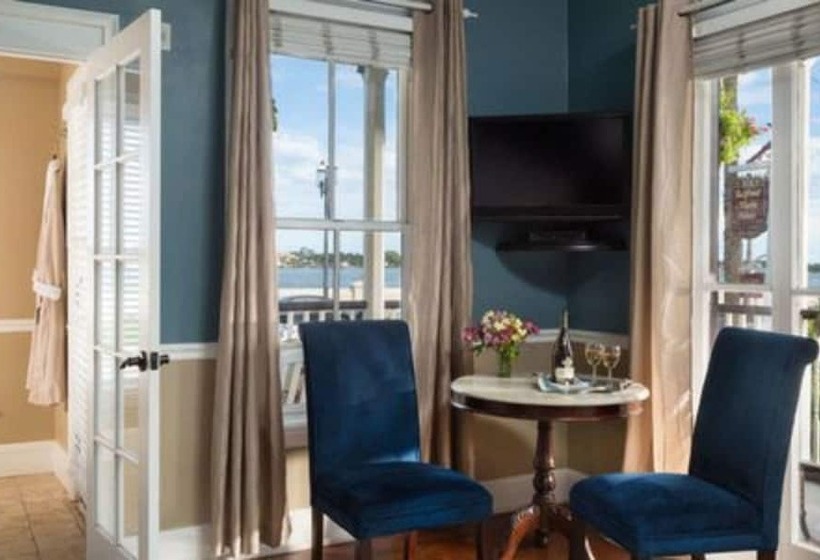 스탠다드 룸 킹사이즈 침대, Bayfront Marin House