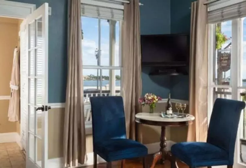 キングサイズベッドのスタンダードルーム, Bayfront Marin House