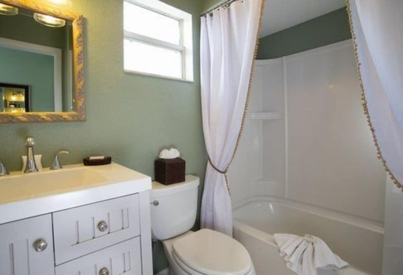 كابينة, Bayfront Marin House