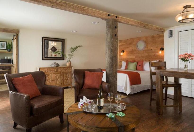 جناح سرير كينج, Bayfront Marin House