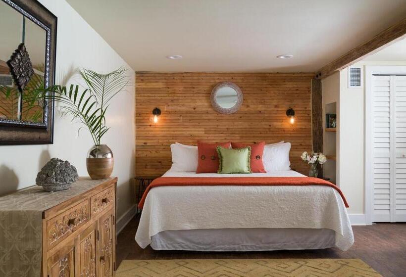 스위트 킹사이즈 침대, Bayfront Marin House