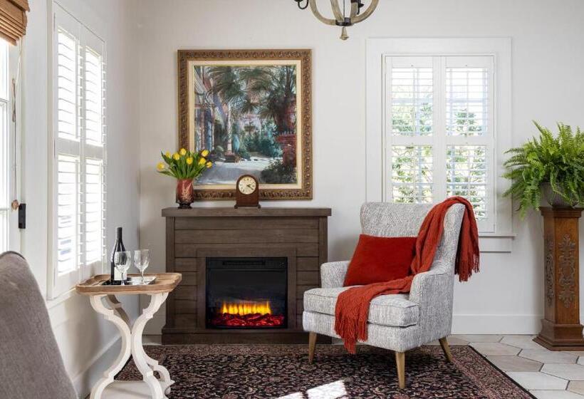 كابينة, Bayfront Marin House