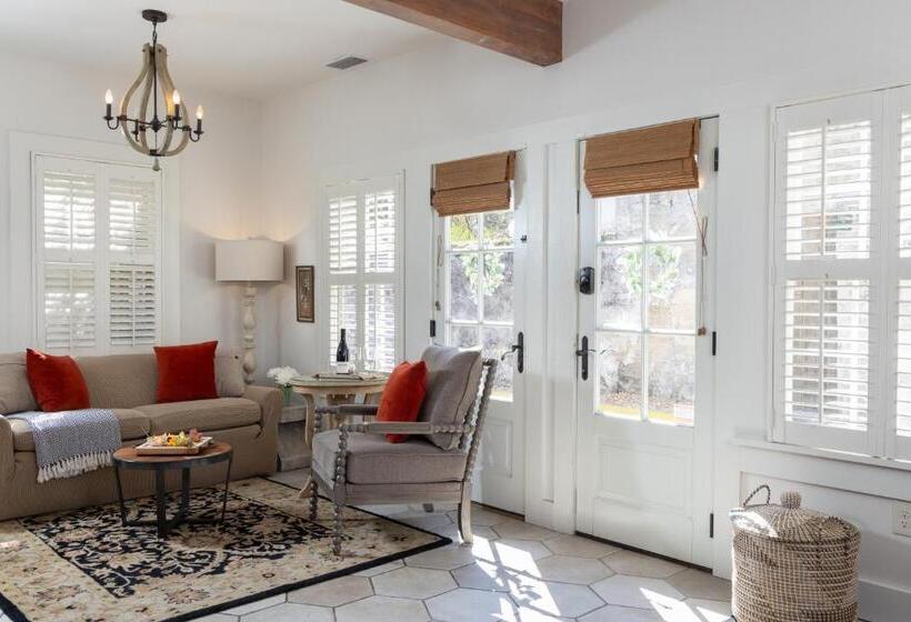 كابينة, Bayfront Marin House