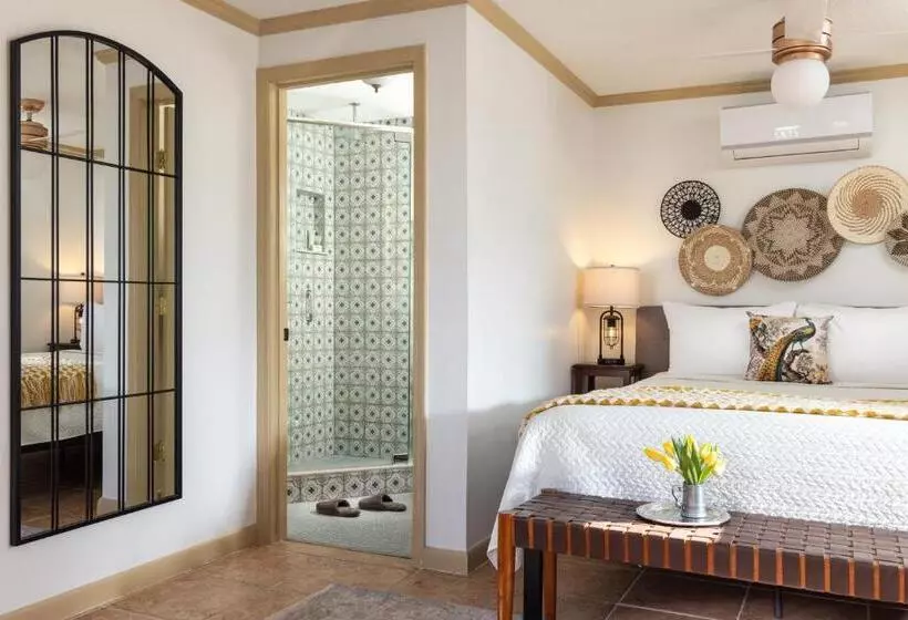 Suite with Pool, Bayfront Marin House