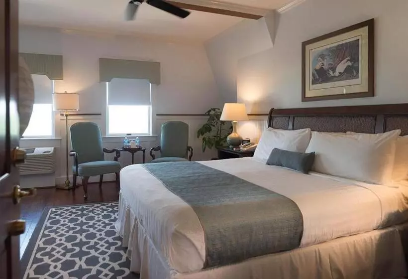 キングサイズベッドのスタンダードルーム, Elizabeth Pointe Lodge