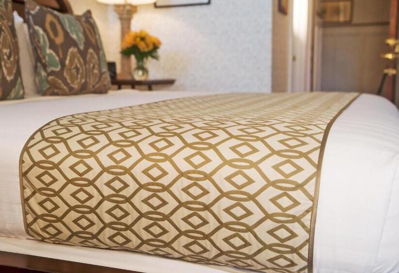 غرفة قياسية ذات إطلالة, Elizabeth Pointe Lodge