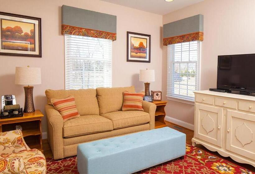 Люкс Повышенной Комфортности, Hillbrook Inn & Spa