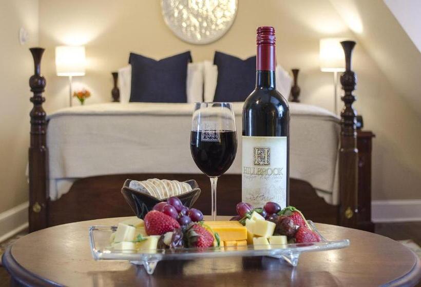 Номер Стандарт с Балконом, Hillbrook Inn & Spa