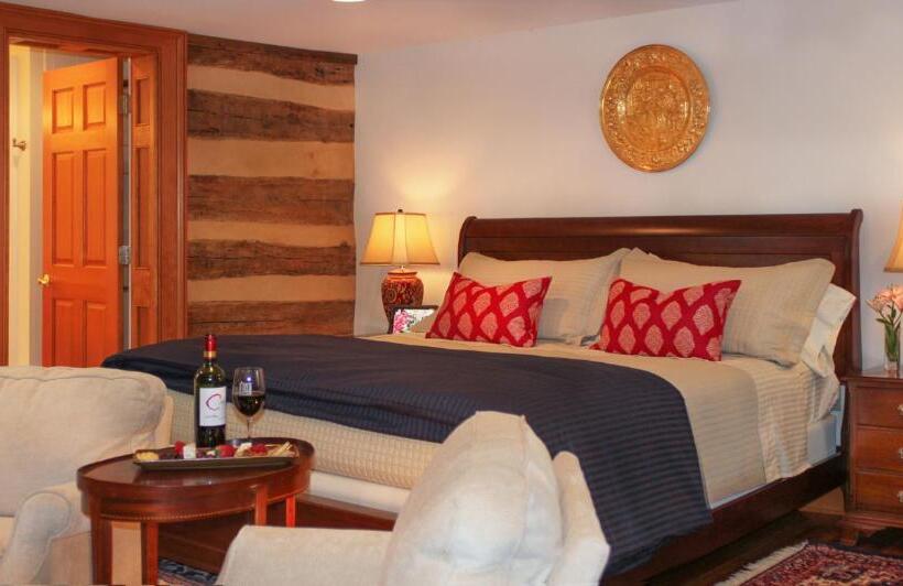 스위트 킹사이즈 침대, Hillbrook Inn & Spa