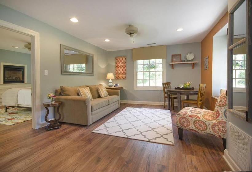 Люкс Повышенной Комфортности, Hillbrook Inn & Spa