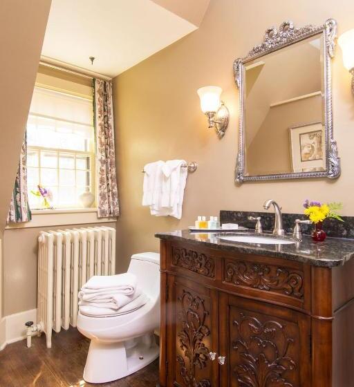 Люкс Повышенной Комфортности, Hillbrook Inn & Spa