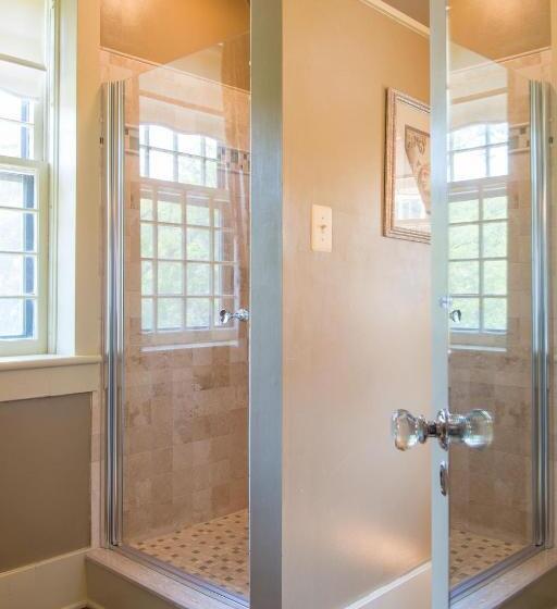 Люкс Повышенной Комфортности, Hillbrook Inn & Spa