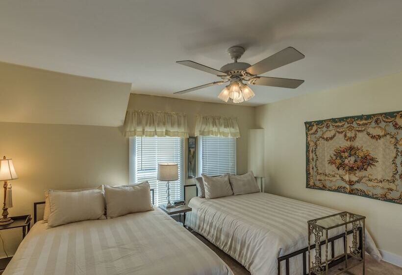 شقة غرفة واحدة, Riverdale Inn