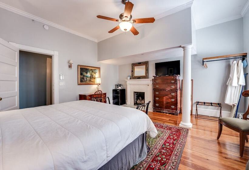 غرفة قياسية, Riverdale Inn