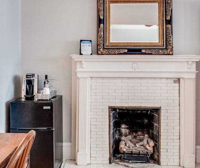 غرفة قياسية, Riverdale Inn