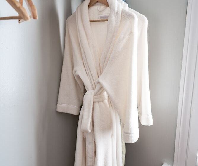 غرفة قياسية, Riverdale Inn