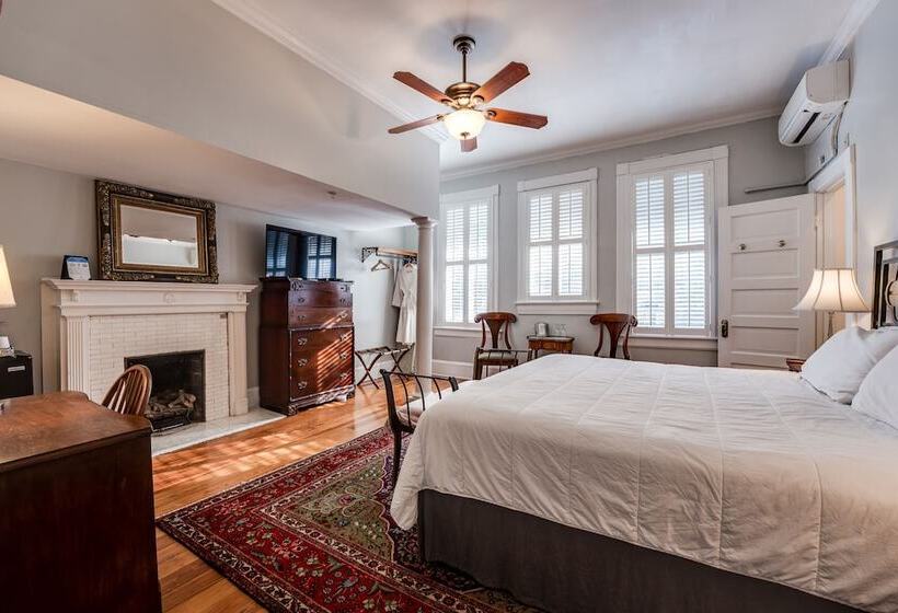 غرفة قياسية, Riverdale Inn