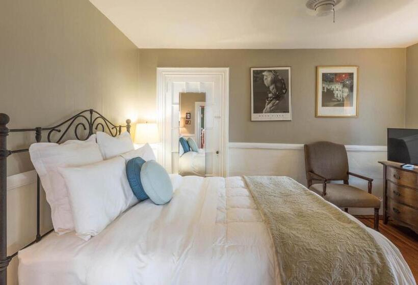 이코노미 룸, Snug Cottage