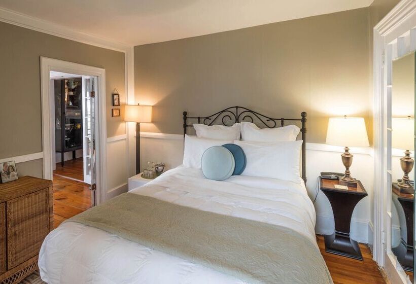 이코노미 룸, Snug Cottage