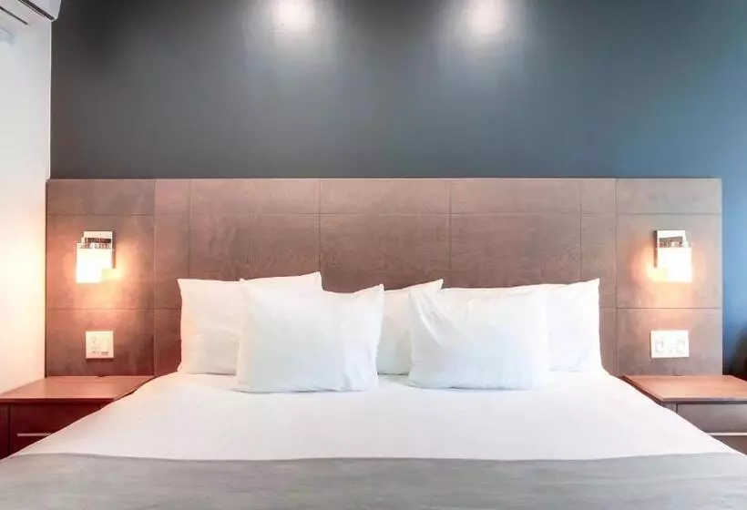 キングサイズベッドのスタンダードルーム, Hôtel Marineau Shawinigan