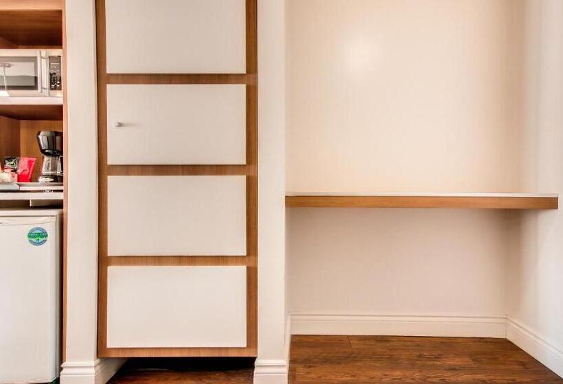 디럭스 룸, Hôtel Marineau Shawinigan