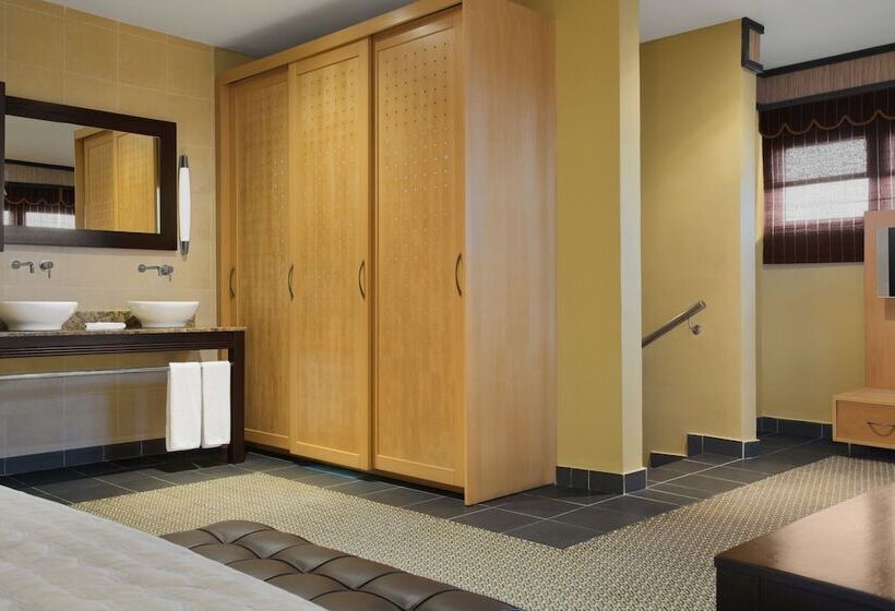 اتاق اجرایی, Ibom Icon Hotel & Golf Resort