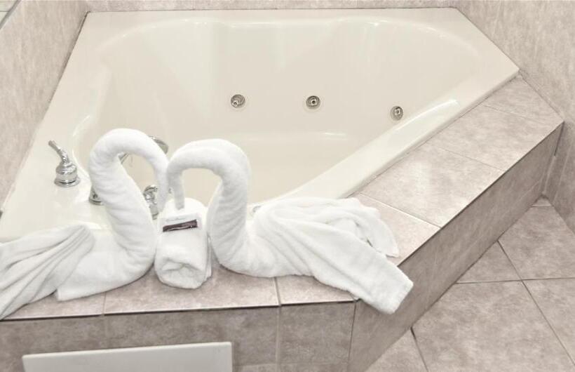 带大床的豪华间, Country View Inn & Suites Atlantic City