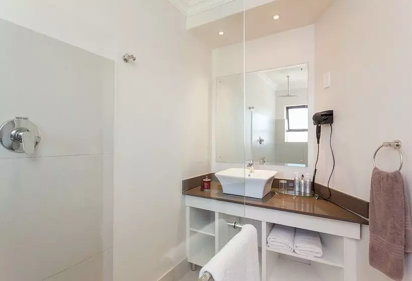 Villa 1 Makuuhuone Merinäkymä, Supertubes Guesthouse