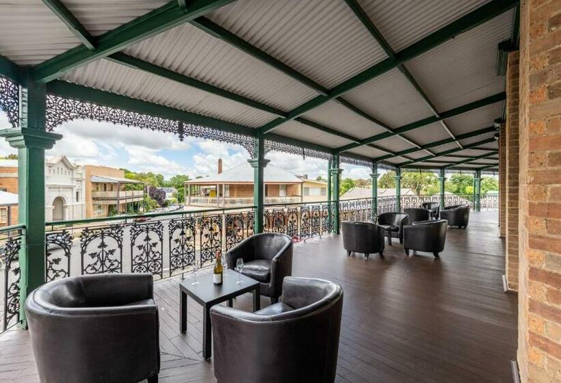 اتاق استاندارد یک نفره, Grand Western Lodge