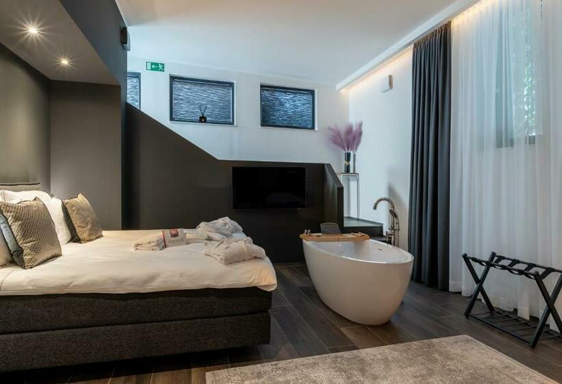 Deluxe Suite King Bed, Sellmann´s Boutique