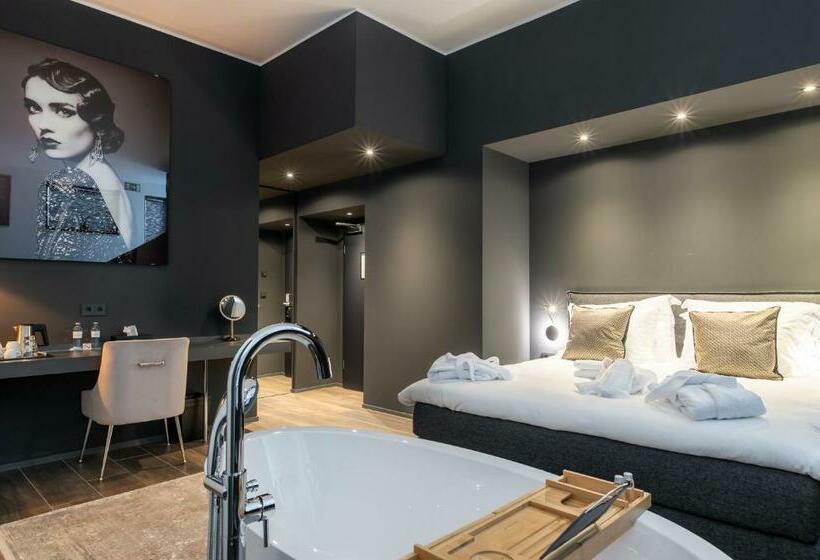 Deluxe Suite King Bed, Sellmann´s Boutique