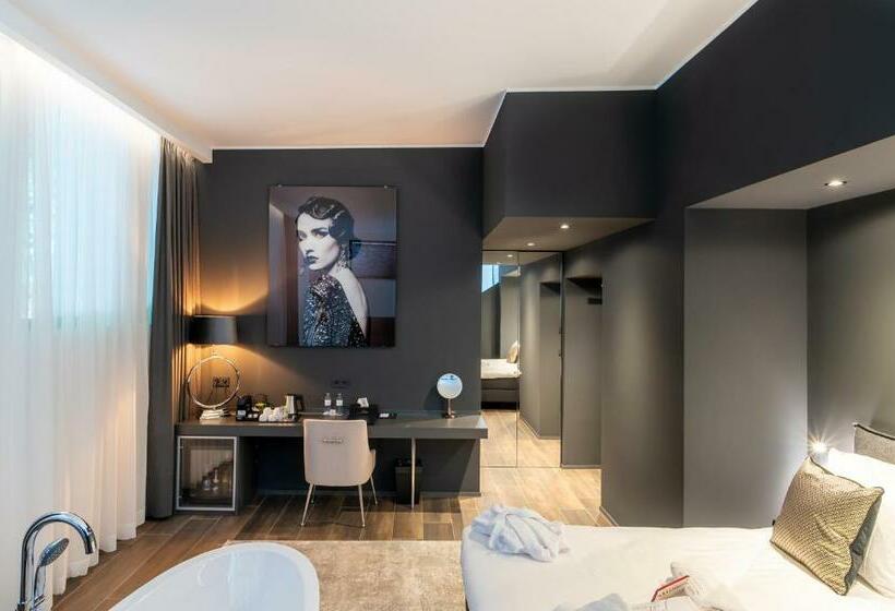 Deluxe Suite King Bed, Sellmann´s Boutique