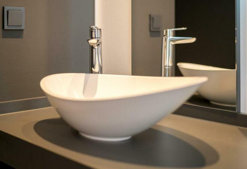 اتاق لوکس, Sellmann´s Boutique