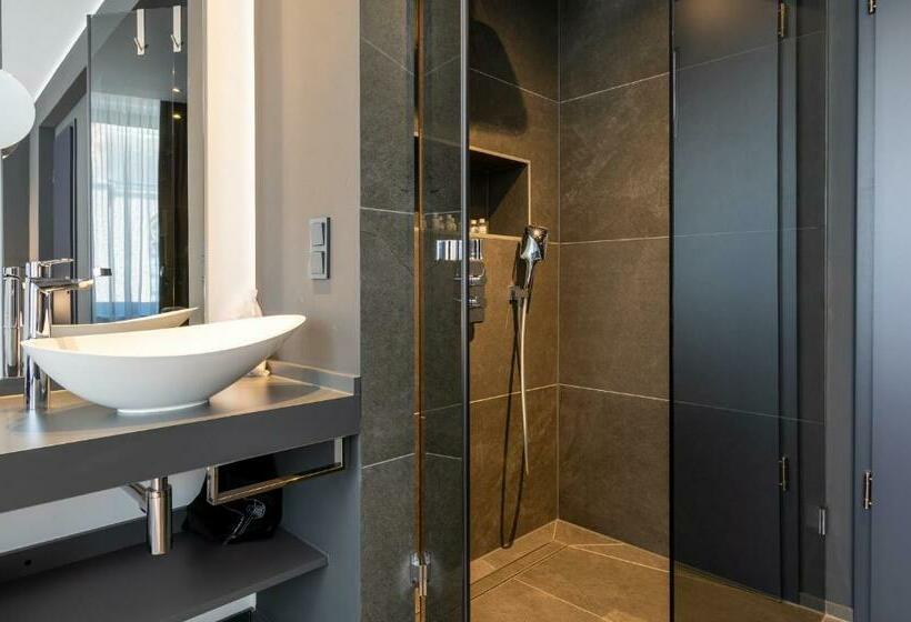 اتاق لوکس, Sellmann´s Boutique