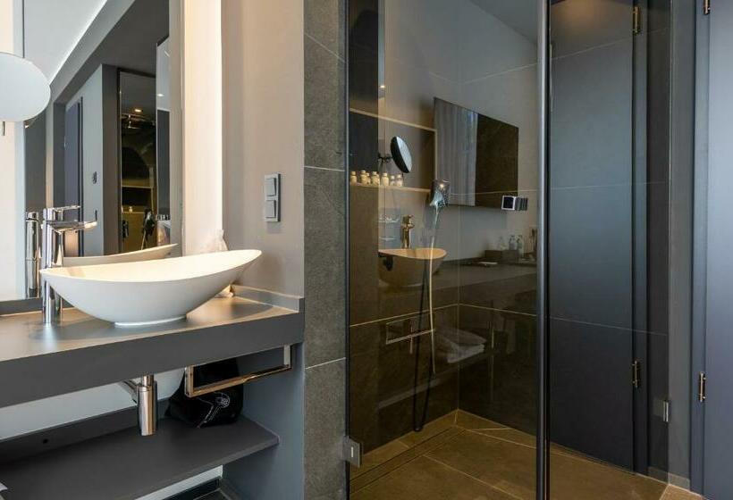 اتاق لوکس, Sellmann´s Boutique